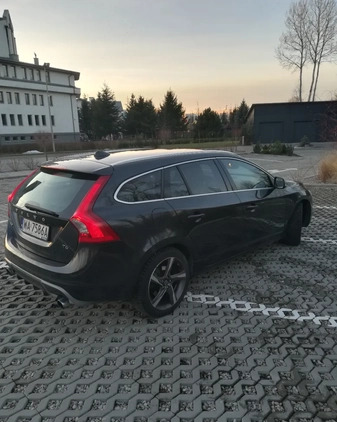 Volvo V60 cena 78900 przebieg: 117300, rok produkcji 2015 z Warszawa małe 529